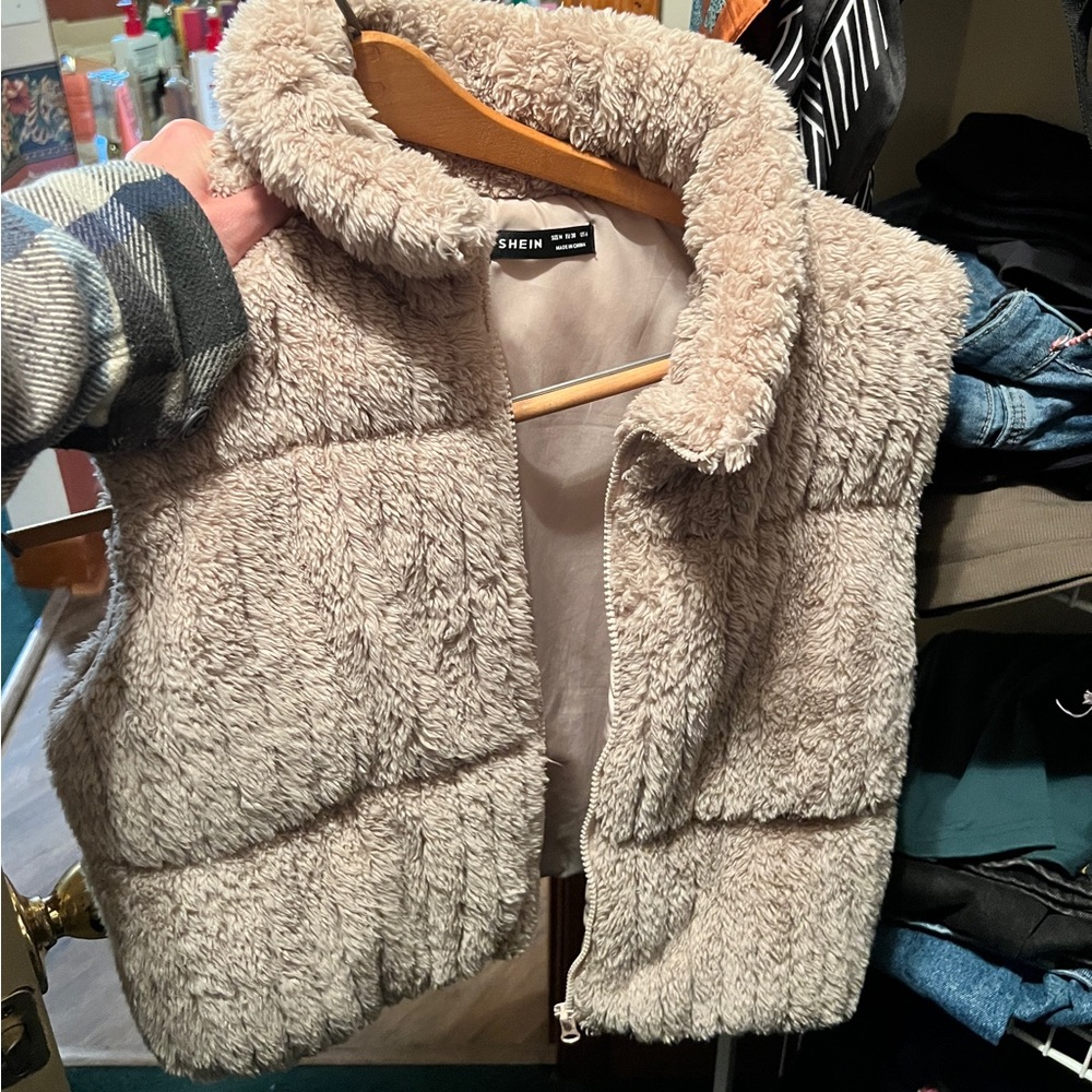 SHEIN Neutral Beige Plush Faux Fur Vest